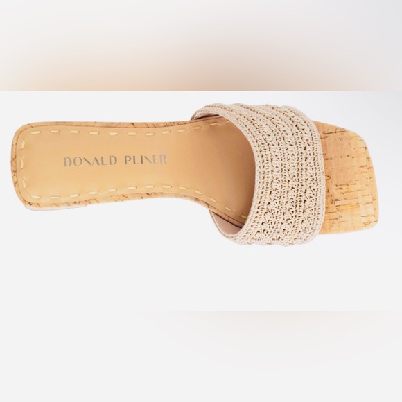 Donald Pliner Sandals, The NAYLA slide, Crochet, size 7. NWT in Box. - Picture 7 of 10